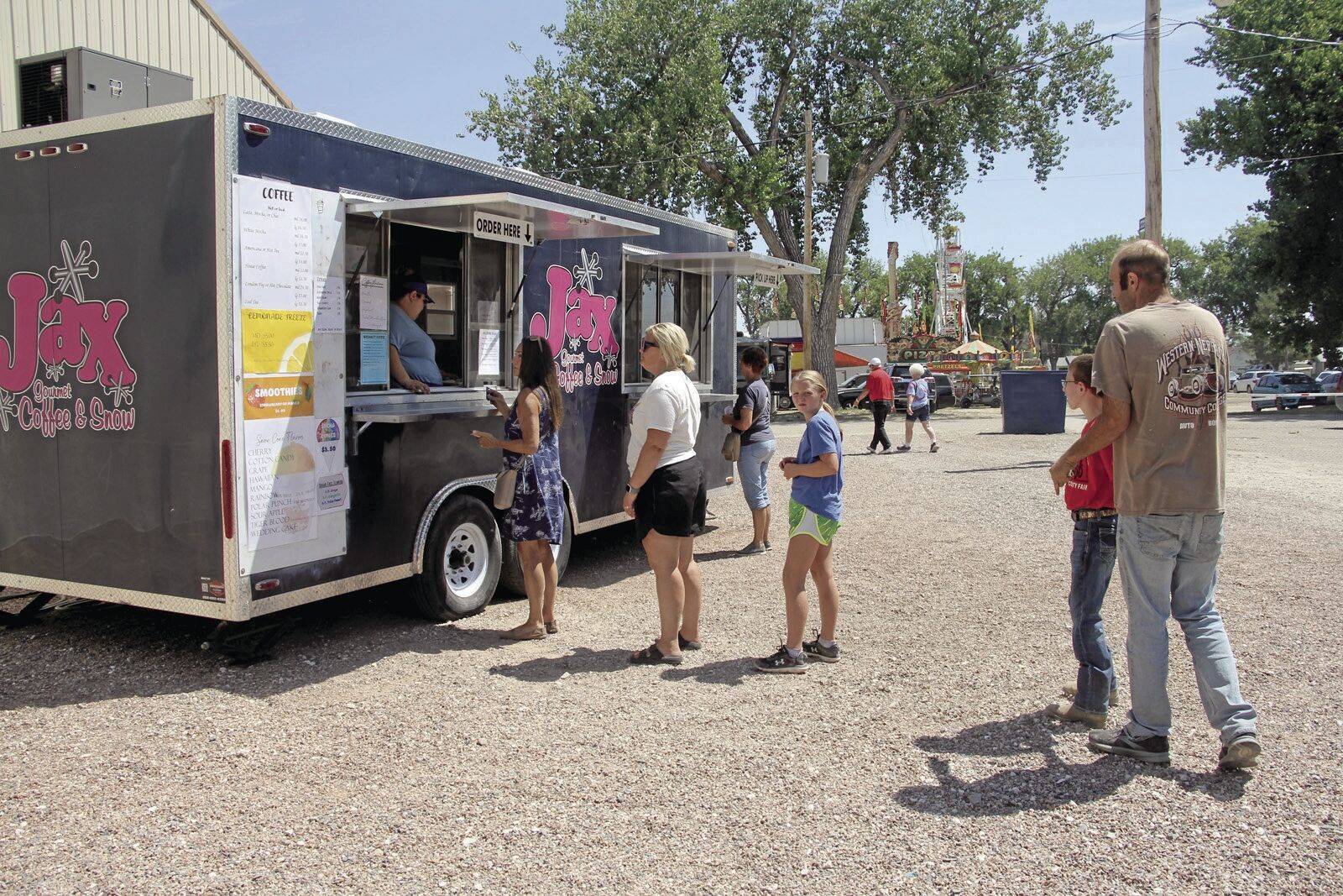 Food truck vendors see success at county fair